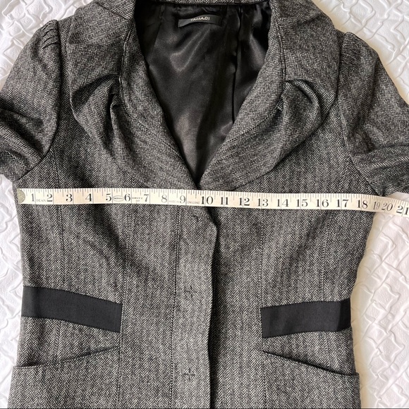 Tahari Women's Gray Black Tweed Ruffle Neck Blazer Jacket DETAILS size 8 /10 - Picture 14 of 15